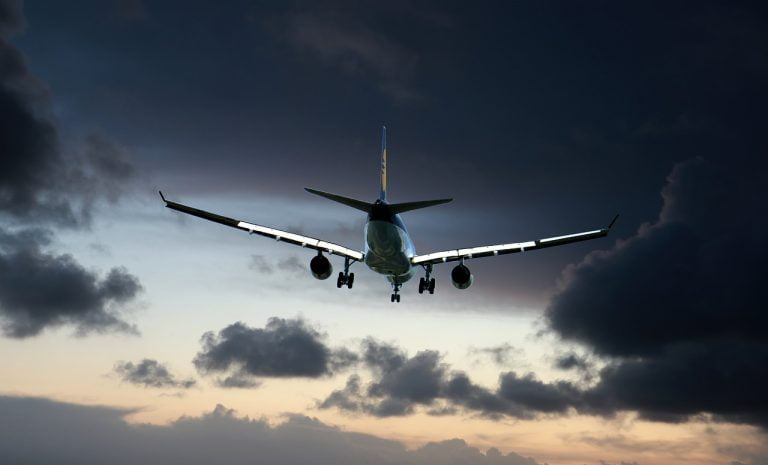 ¿Por qué los aviones son blancos? Leyes implícitas de los aeropuertos